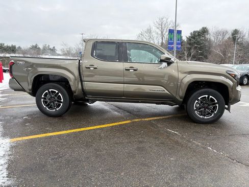 New 2025 Toyota Tacoma TRD Sport image 9
