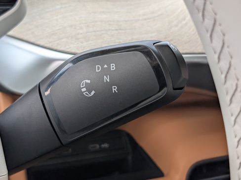 Used 2025 Volkswagen ID. Buzz Pro S Plus RWD image 35