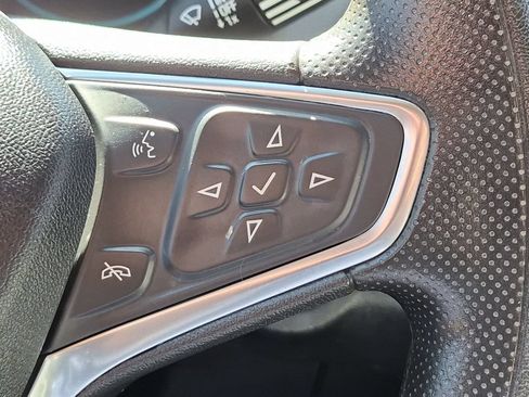 Used 2019 Chevrolet Equinox LS FWD image 21