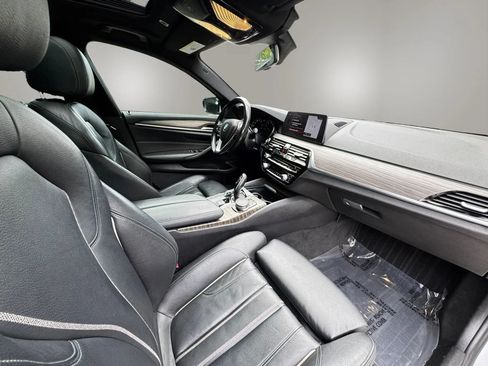 Used 2018 BMW 530i RWD image 16