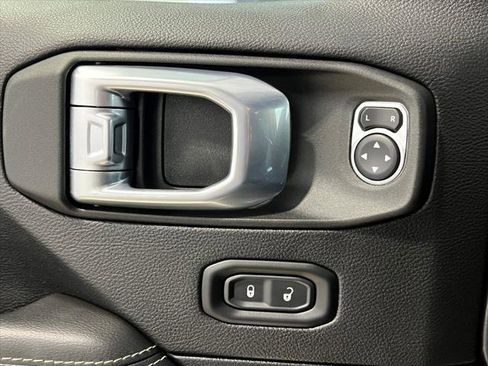 Certified 2022 Jeep Wrangler Unlimited Sahara w/ Cold Weather Group image 36