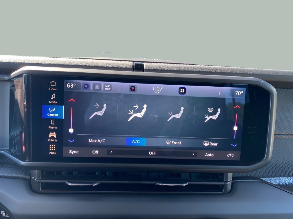 Used 2026 Jeep Gladiator Mojave AWD/4WD image 16