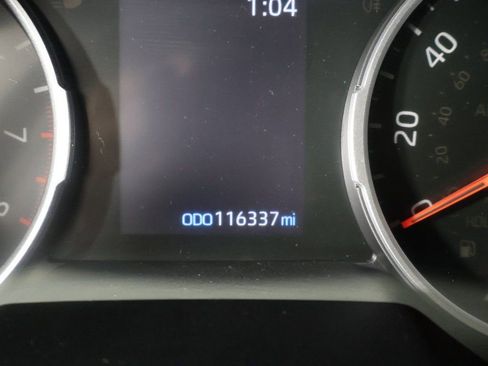 Used 2021 Toyota RAV4 LE FWD image 32