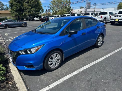 Used 2021 Nissan Versa S FWD image 3