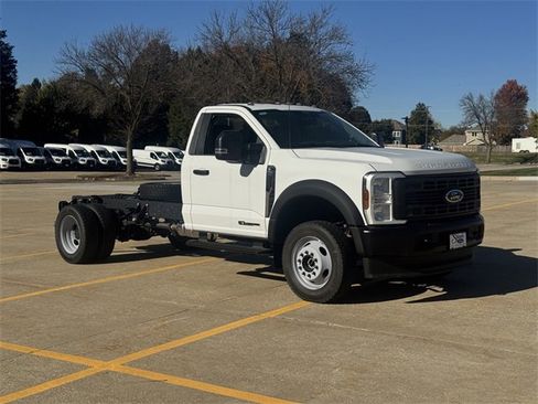 New 2025 Ford F550 4x4 Regular Cab Super Duty image 2