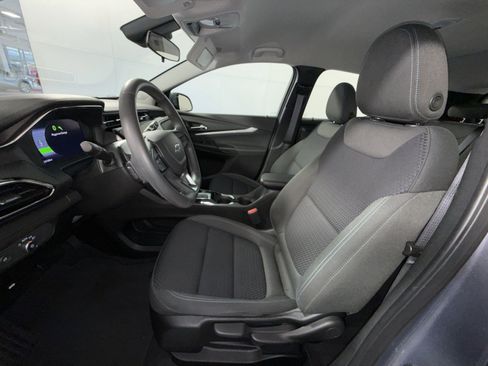 Used 2023 Chevrolet Bolt EUV LT FWD image 13