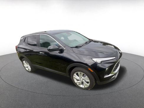 Used 2025 Buick Encore GX Preferred FWD image 2