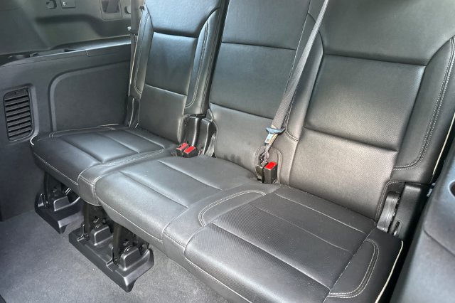 Used 2024 Chevrolet Suburban Premier w/ Advanced Technology Package AWD/4WD image 18