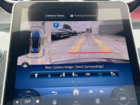 Used 2024 Mercedes-Benz GLC 43 AMG 4MATIC image 30