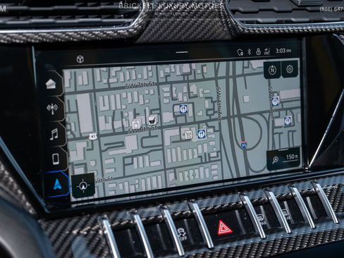 Used 2022 Lamborghini Urus AWD/4WD image 40