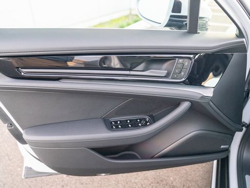 New 2026 Porsche Panamera image 10