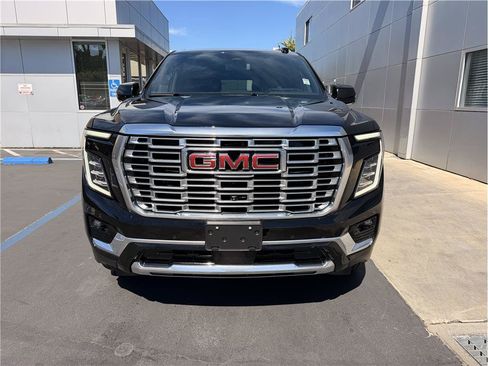 Used 2025 GMC Yukon XL Denali AWD/4WD image 2