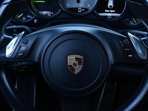 Used 2016 Porsche Panamera S image 34