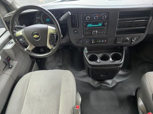 Used 2019 Chevrolet Express 2500 LS w/ Driver Convenience Package RWD image 12