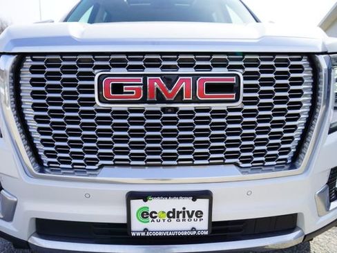 Used 2023 GMC Yukon Denali w/ Advanced Technology Package AWD/4WD image 97