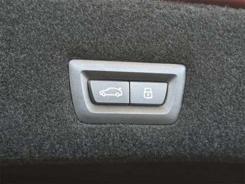 Used 2023 BMW 760i xDrive w/ Parking Assistance Package image 26