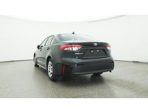 Used 2025 Toyota Corolla LE FWD image 27
