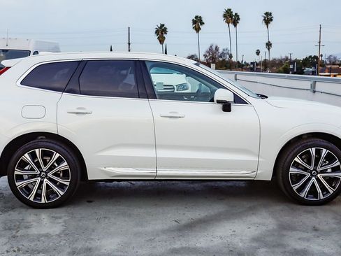 Used 2023 Volvo XC60 T8 Ultimate w/ Climate Package image 12