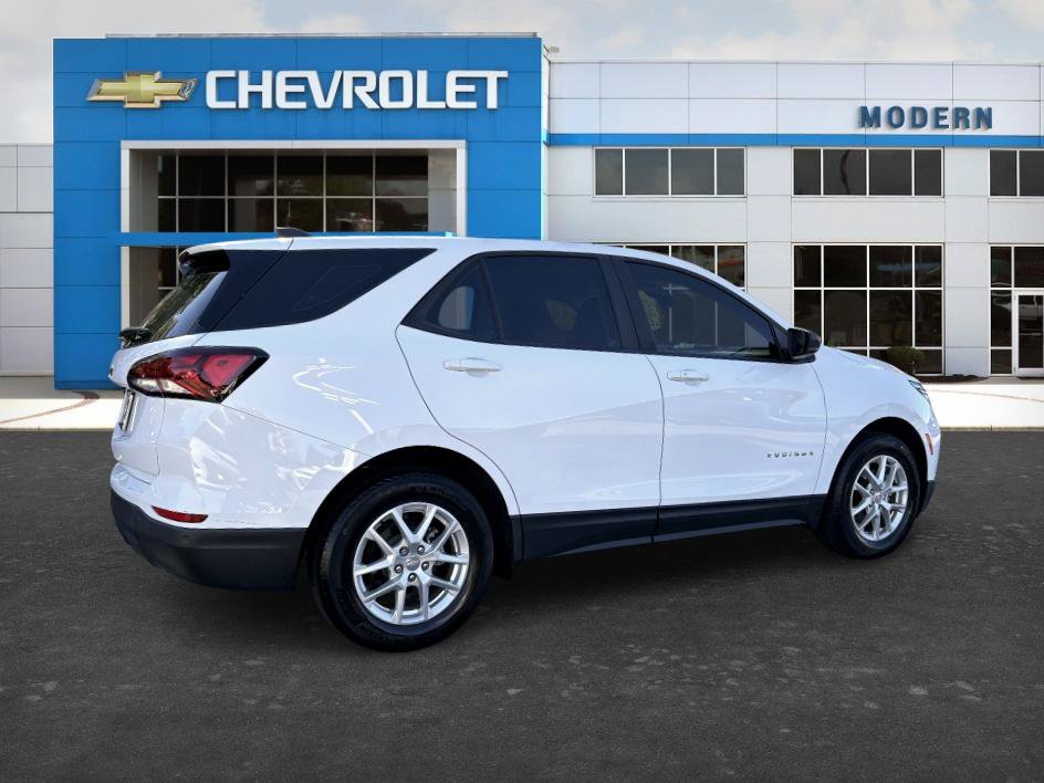 Certified 2024 Chevrolet Equinox LS w/ Driver Confidence II Package FWD image 5