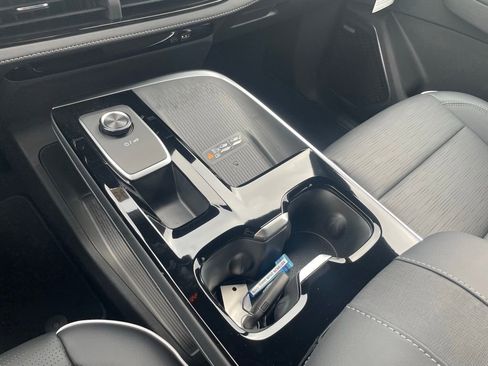 New 2026 Buick Enclave Sport Touring w/ Power Package FWD image 17