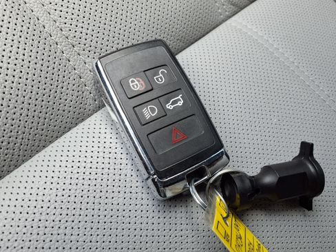 Used 2024 Land Rover Range Rover Evoque Dynamic SE AWD/4WD image 27