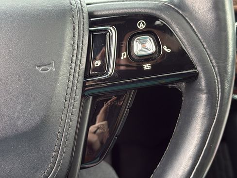 Used 2020 Lincoln Aviator Reserve w/ Equipment Group 201A image 16