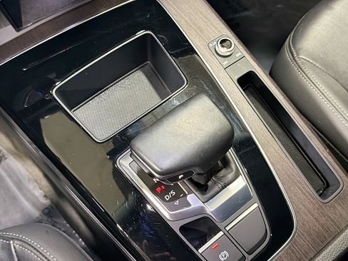 Used 2022 Audi Q5 2.0T Premium w/ Convenience Package image 28