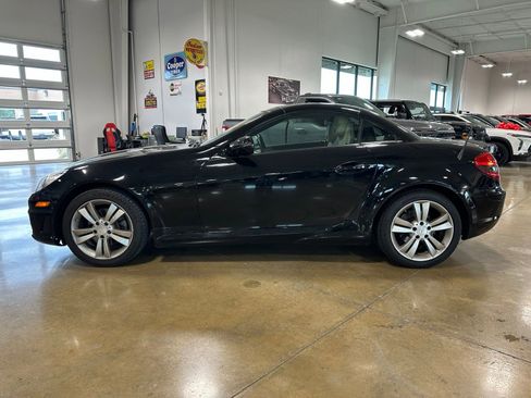 Used 2011 Mercedes-Benz SLK 300 image 5