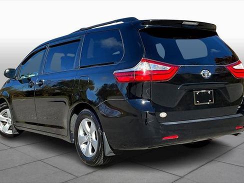 Certified 2017 Toyota Sienna LE image 11