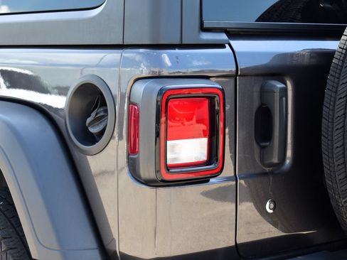 Used 2020 Jeep Wrangler Sport AWD/4WD image 12