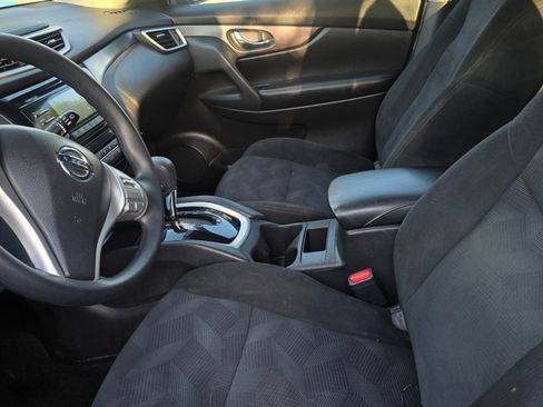 Used 2016 Nissan Rogue SV w/ SV Family Package AWD/4WD image 9
