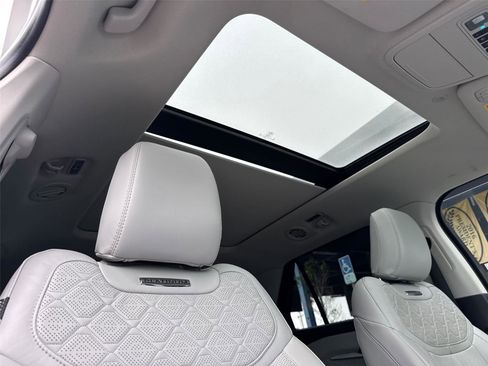 Certified 2025 Ford Explorer Platinum w/ Ultimate Package image 17