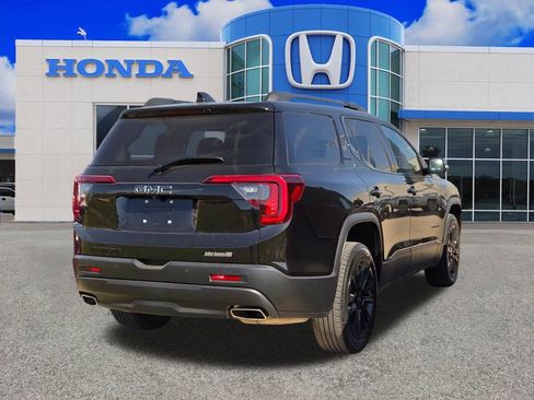 Used 2023 GMC Acadia SLE w/ Driver Convenience Package image 2