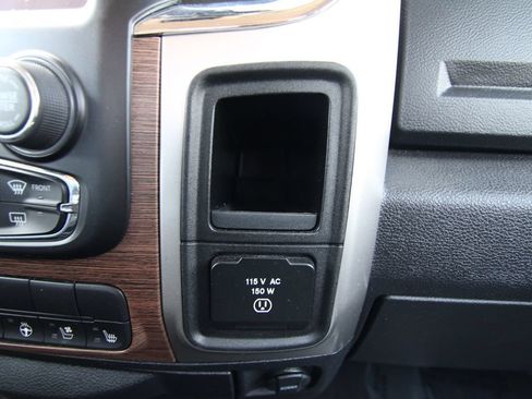 Used 2018 RAM 1500 Laramie AWD/4WD image 37
