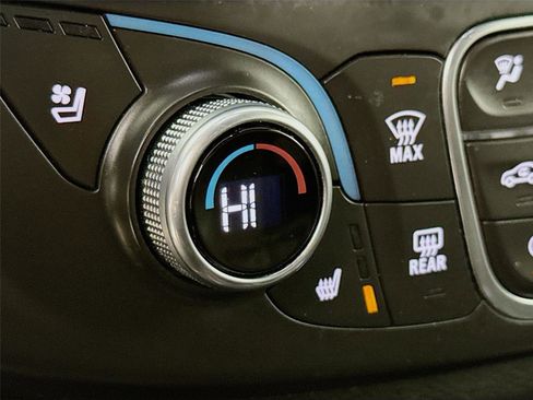 Used 2023 Chevrolet Traverse High Country image 21