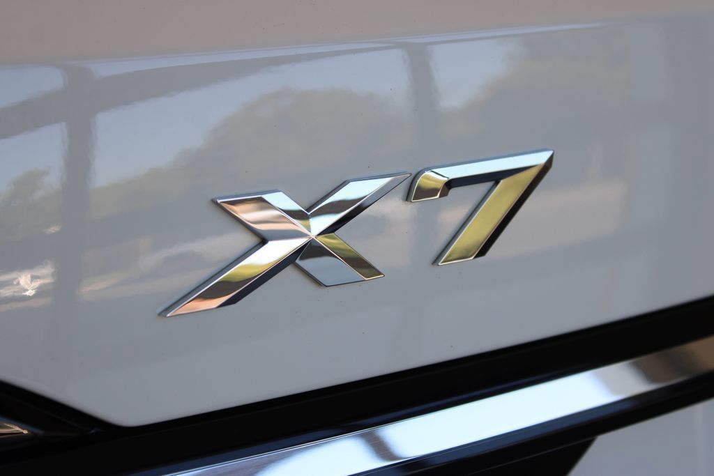 Used 2023 BMW X7 xDrive40i AWD/4WD image 36