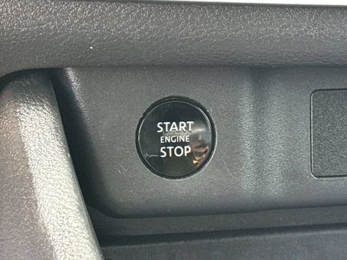 Used 2024 Nissan Rogue SV FWD image 26