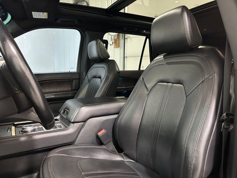 Used 2021 Ford Expedition Max Limited AWD/4WD image 25