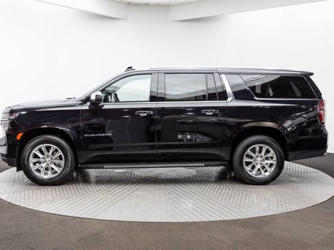 Used 2024 Chevrolet Suburban Premier image 3