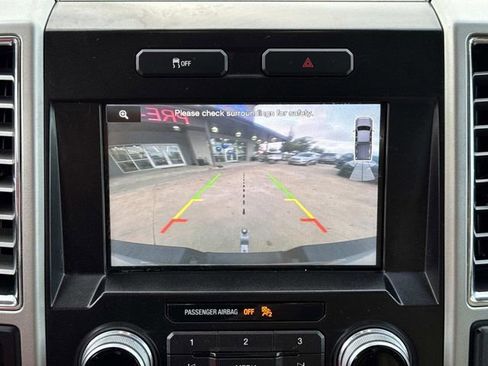 Used 2015 Ford F150 Lariat image 28