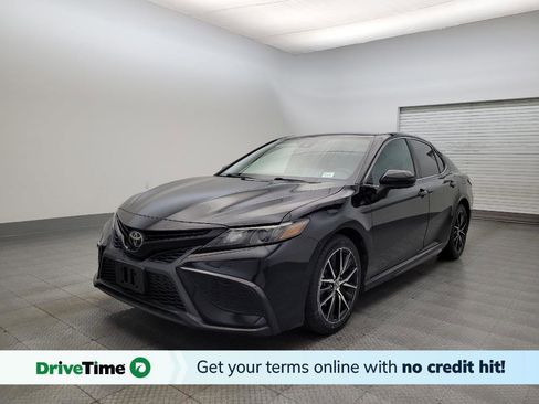 Used 2021 Toyota Camry SE w/ Carpet Mat Package (TMS) image 1