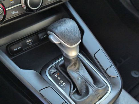 Certified 2025 Kia Soul LX w/ LX Technology Package FWD image 24