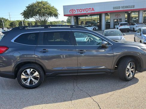 Used 2024 Subaru Ascent Premium w/ Convenience Package AWD/4WD image 2