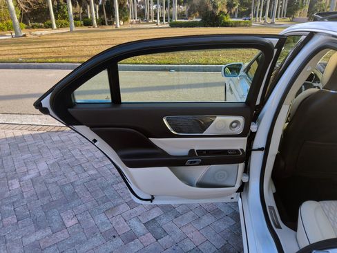 Used 2020 Lincoln Continental Black Label image 29