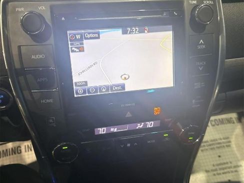 Used 2017 Toyota Camry XLE w/ Moonroof Package FWD image 8