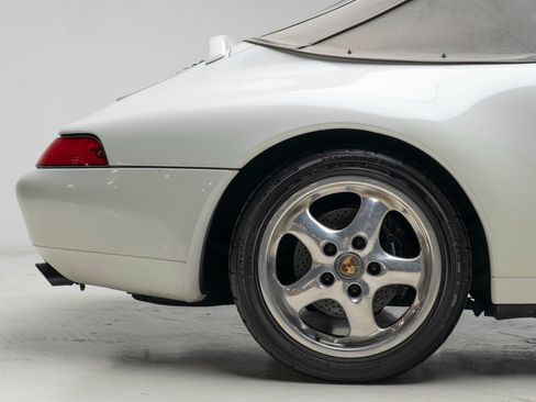 Used 1995 Porsche 911 Carrera RWD image 15
