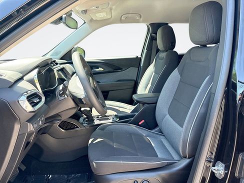 Used 2022 Chevrolet TrailBlazer LT w/ Convenience Package FWD image 13