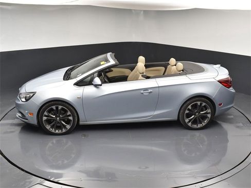 Used 2018 Buick Cascada Premium image 39