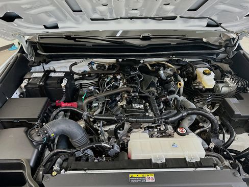 Used 2025 Toyota Tacoma TRD Off-Road image 33