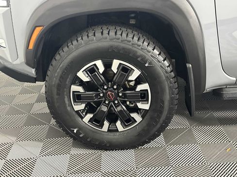 Used 2024 Nissan Frontier PRO-4X AWD/4WD image 16